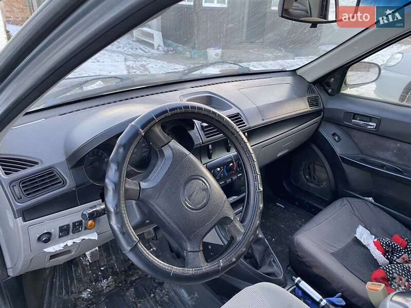 Седан Geely CK 2008 в Градизьку