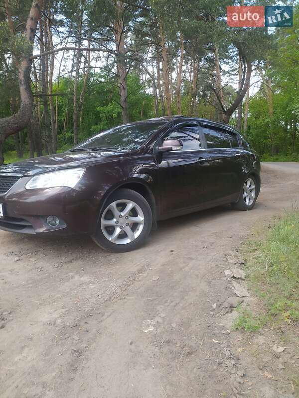 Седан Geely Emgrand 7 (EC7) 2013 в Дніпрі