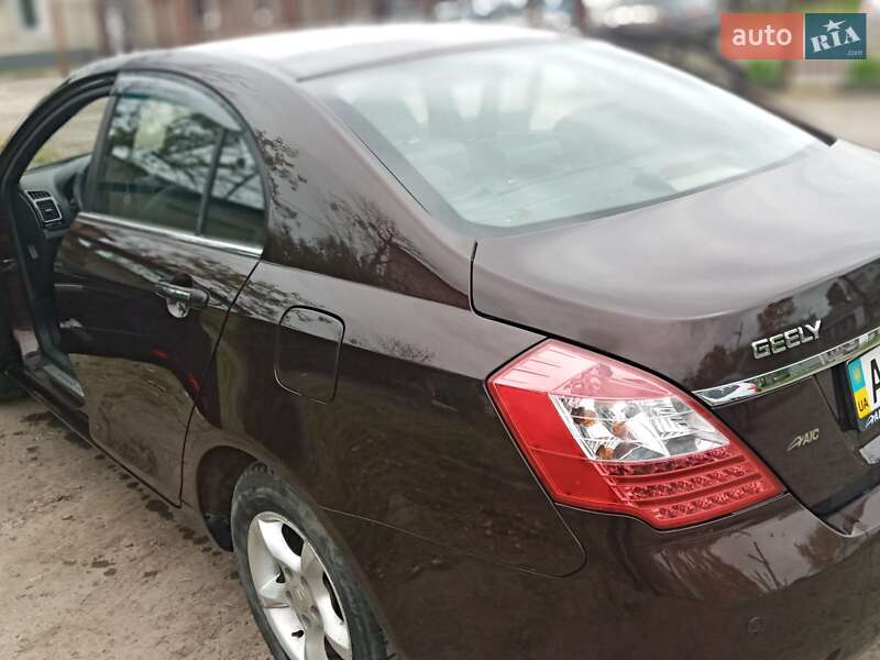 Позашляховик / Кросовер Geely Emgrand 7 (EC7) 2013 в Калуші