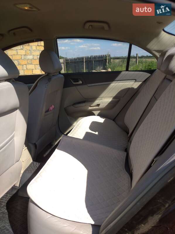 Седан Geely Emgrand 7 (EC7) 2012 в Роздільній