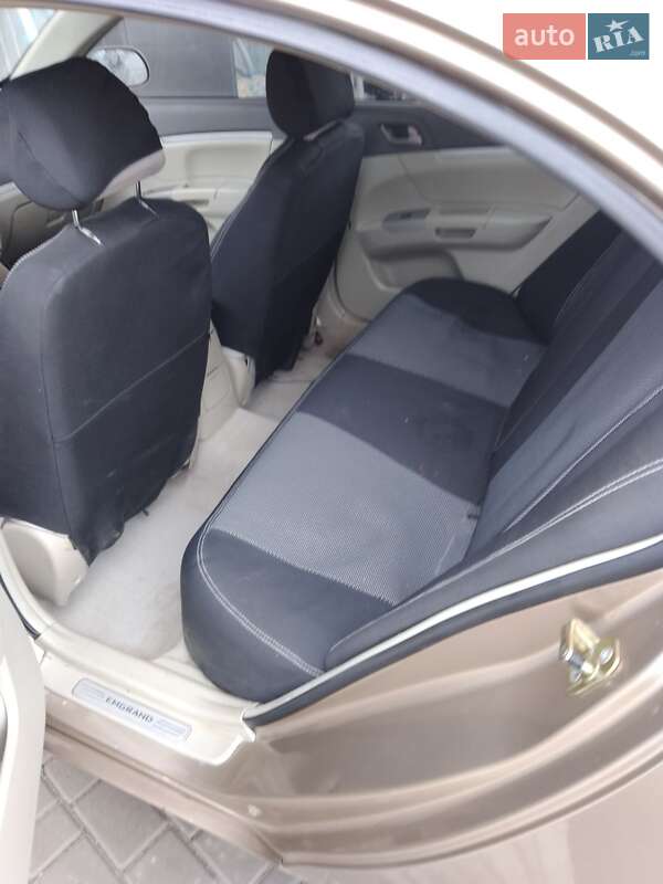 Седан Geely Emgrand 7 (EC7) 2011 в Южному