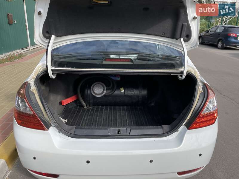 Седан Geely Emgrand 7 (EC7) 2014 в Ірпені