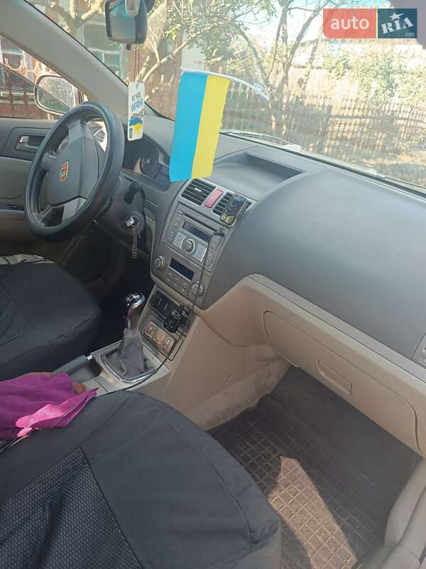 Седан Geely Emgrand 7 (EC7) 2011 в Долинській