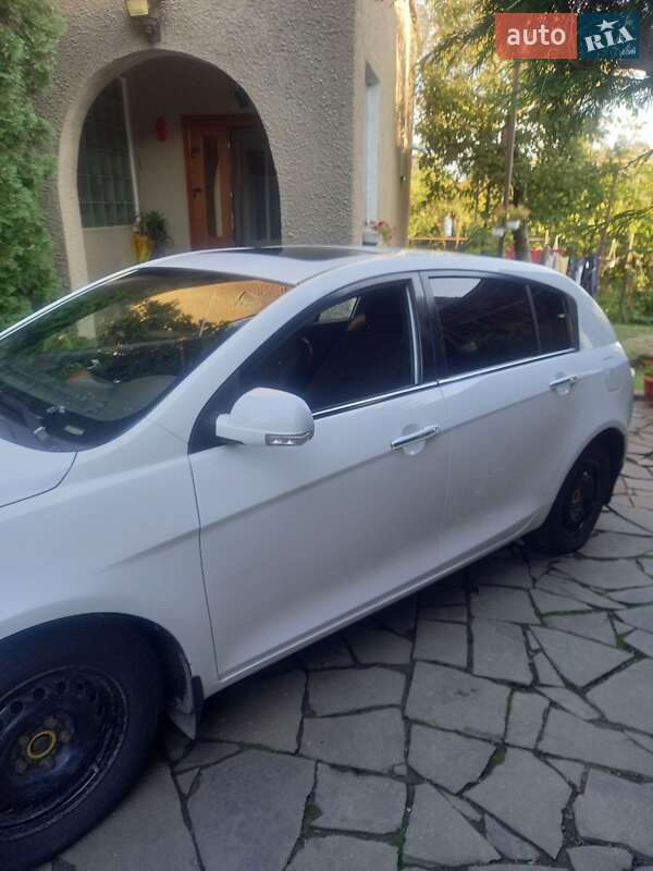 Хэтчбек Geely Emgrand 7 (EC7) 2014 в Мукачево