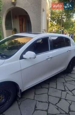 Хэтчбек Geely Emgrand 7 (EC7) 2014 в 