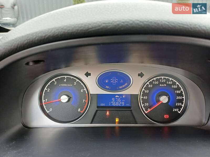 Седан Geely Emgrand 7 (EC7) 2013 в Шептицькому