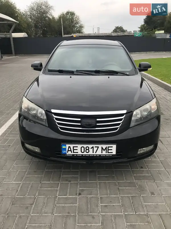 Geely Emgrand 2013