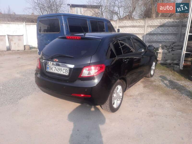 Хетчбек Geely Emgrand 7 (EC7) 2012 в Дубні