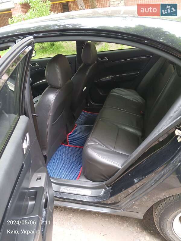 Седан Geely Emgrand 7 (EC7) 2013 в Киеве