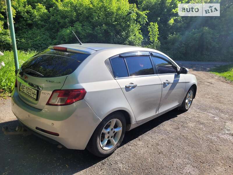 Хэтчбек Geely Emgrand 7 (EC7) 2013 в Кривом Роге