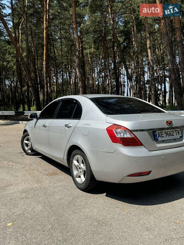Седан Geely Emgrand 7 (EC7) 2014 в Краснограді