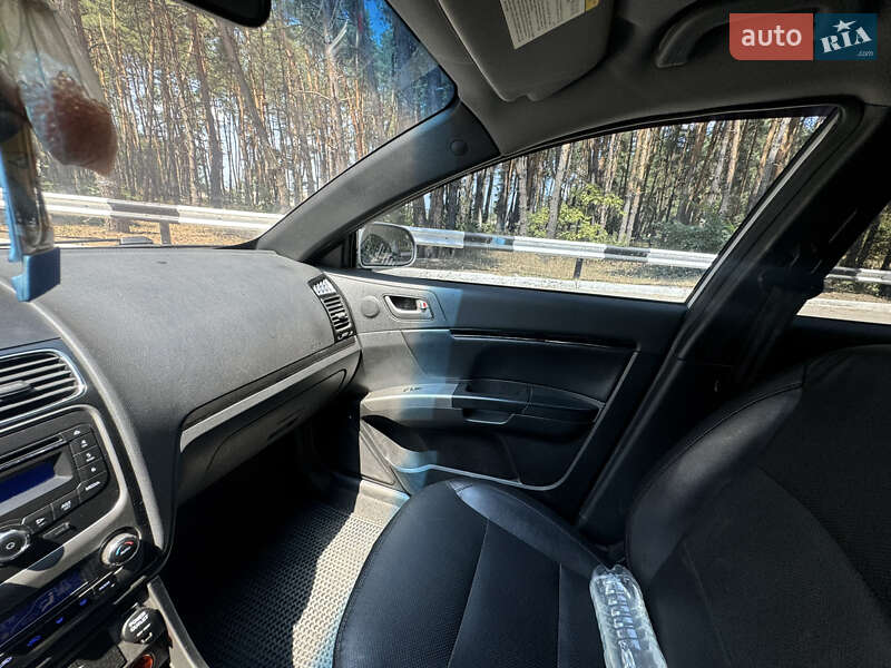 Седан Geely Emgrand 7 (EC7) 2014 в Краснограді