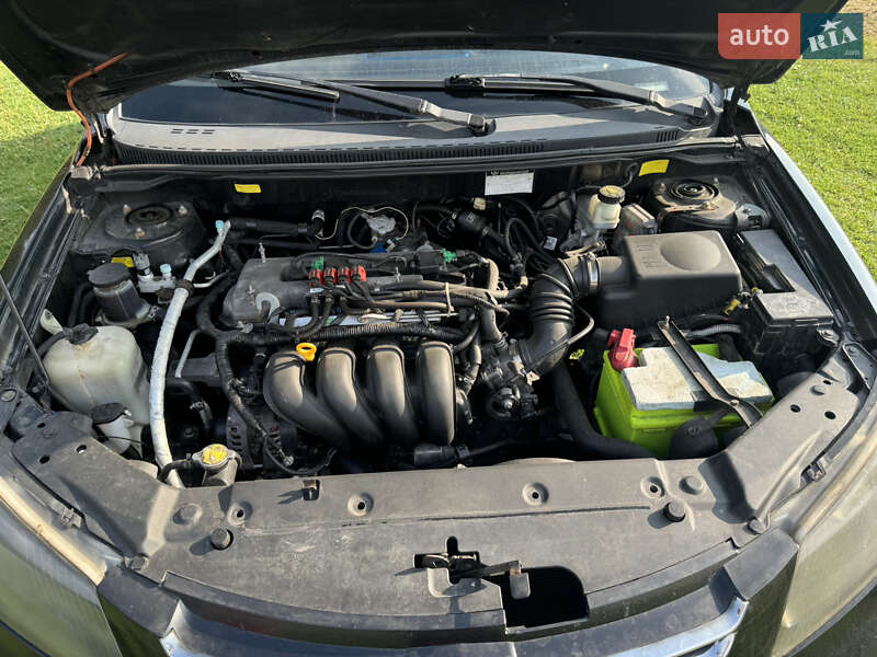 Седан Geely Emgrand 7 (EC7) 2013 в Надворной