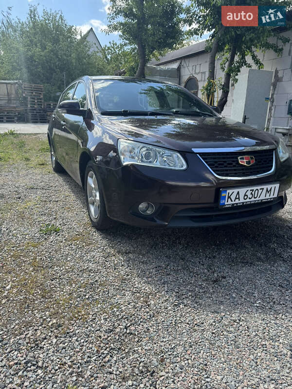 Хетчбек Geely Emgrand 7 (EC7) 2012 в 