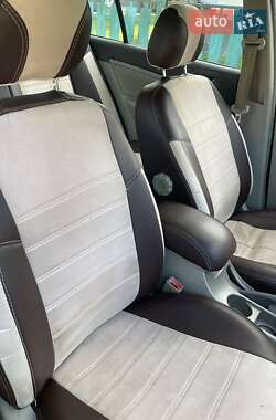 Хетчбек Geely Emgrand 7 (EC7) 2011 в 