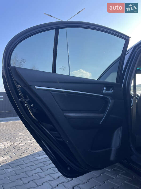 Седан Geely Emgrand 7 (EC7) 2017 в Дніпрі