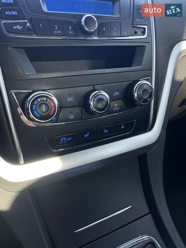 Седан Geely Emgrand 7 (EC7) 2017 в Дніпрі