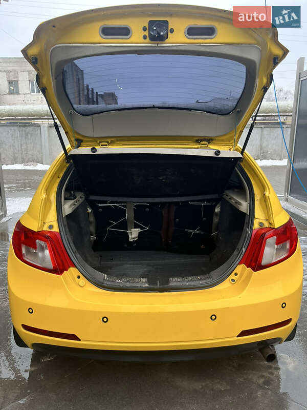 Хетчбек Geely Emgrand 7 (EC7) 2011 в Покровському