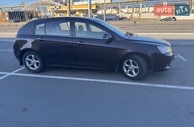 Хетчбек Geely Emgrand 7 (EC7) 2013 в 