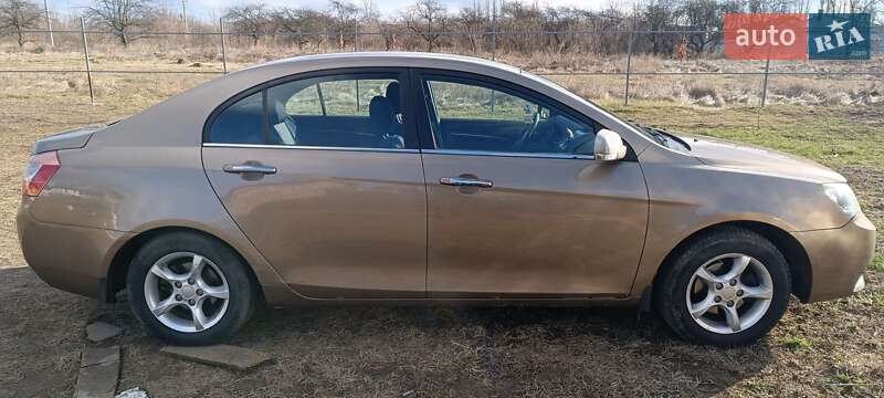 Седан Geely Emgrand 7 (EC7) 2012 в Бучі