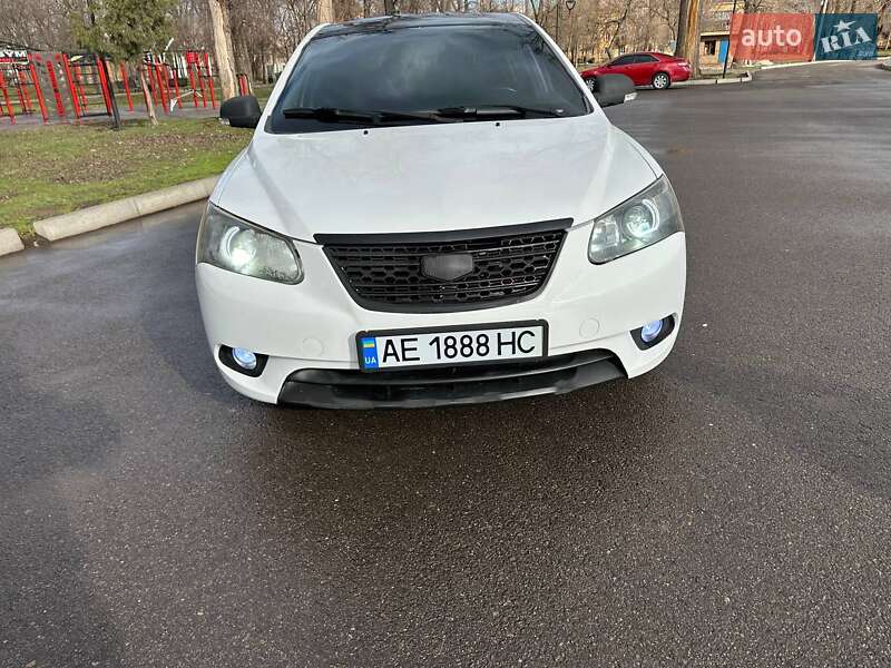 Хэтчбек Geely Emgrand 7 (EC7) 2014 в Кривом Роге