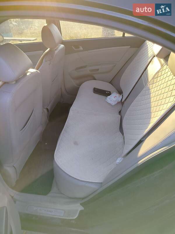 Седан Geely Emgrand 7 (EC7) 2012 в Роздільній