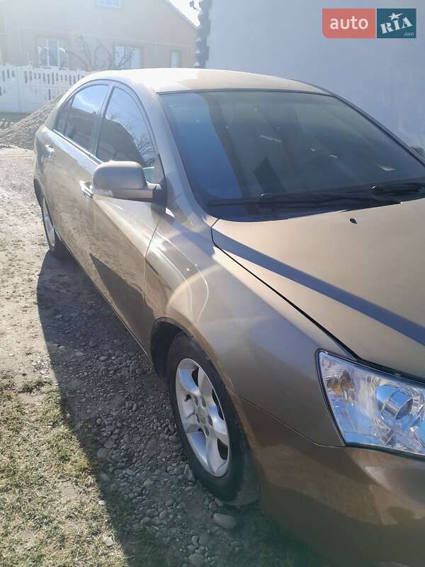 Седан Geely Emgrand 7 (EC7) 2012 в 