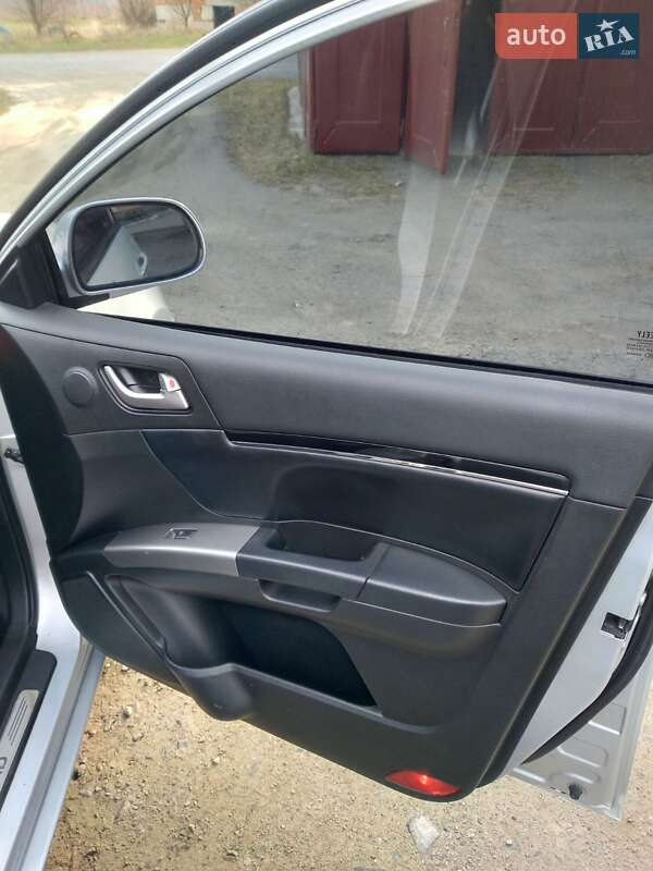 Седан Geely Emgrand 7 (EC7) 2013 в Тальном