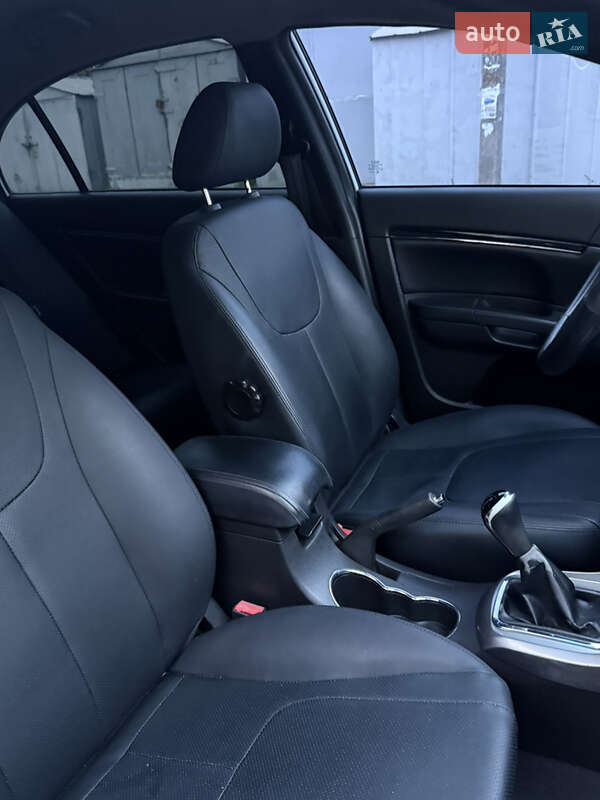 Седан Geely Emgrand 7 (EC7) 2013 в Дніпрі