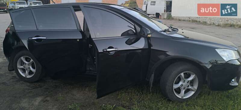 Хэтчбек Geely Emgrand 7 (EC7) 2012 в Новых Санжарах