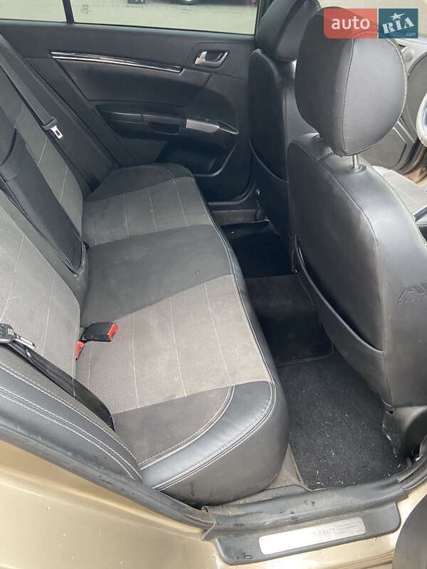 Седан Geely Emgrand 7 (EC7) 2012 в Кривому Розі