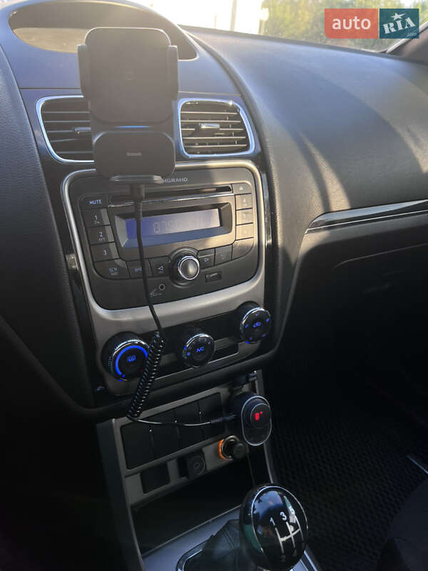 Седан Geely Emgrand 7 (EC7) 2012 в Вишневом