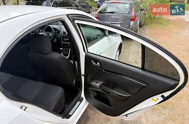 Седан Geely Emgrand 7 (EC7) 2012 в 