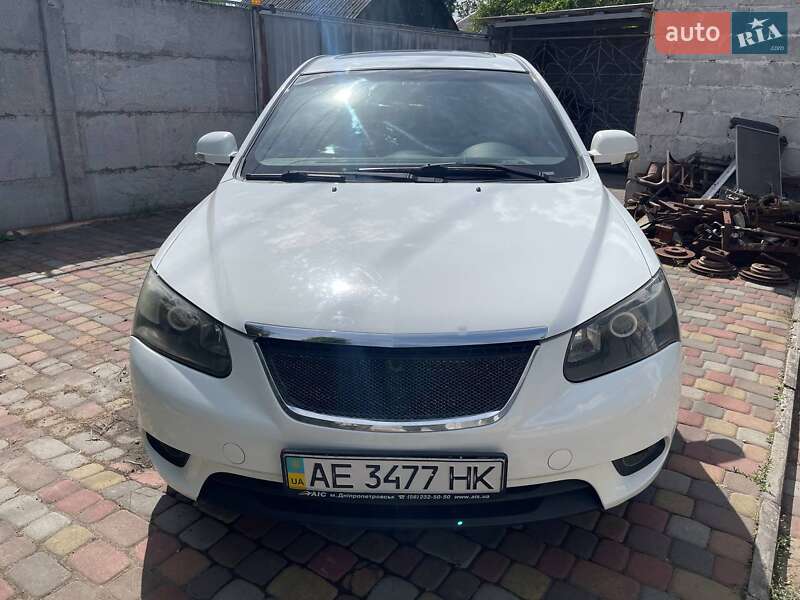 Хэтчбек Geely Emgrand 7 (EC7) 2013 в Днепре