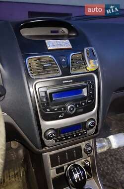 Седан Geely Emgrand 7 (EC7) 2013 в 