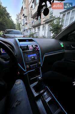 Седан Geely Emgrand 7 (EC7) 2012 в 