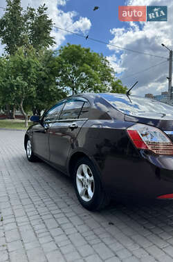 Седан Geely Emgrand 7 (EC7) 2013 в 