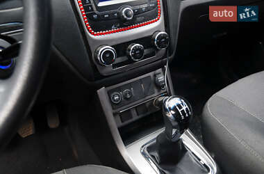 Седан Geely Emgrand 7 (EC7) 2013 в 