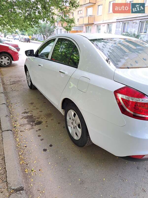 Седан Geely Emgrand 7 (EC7) 2016 в Ужгороде