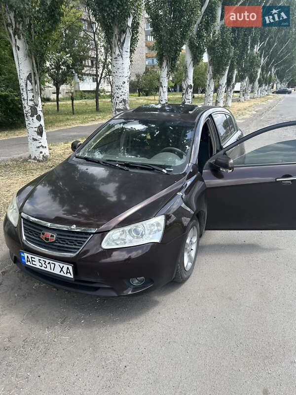 Хетчбек Geely Emgrand 7 (EC7) 2011 в 