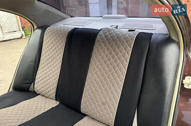 Седан Geely Emgrand 7 (EC7) 2011 в 