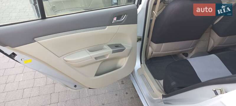 Хэтчбек Geely Emgrand 7 (EC7) 2012 в Ужгороде