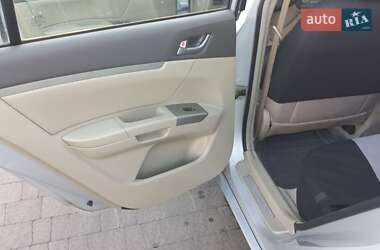 Хетчбек Geely Emgrand 7 (EC7) 2012 в 