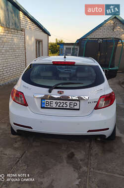Хэтчбек Geely Emgrand 7 (EC7) 2011 в 