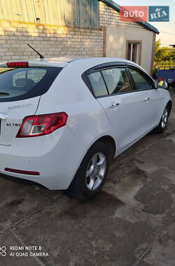 Хэтчбек Geely Emgrand 7 (EC7) 2011 в 
