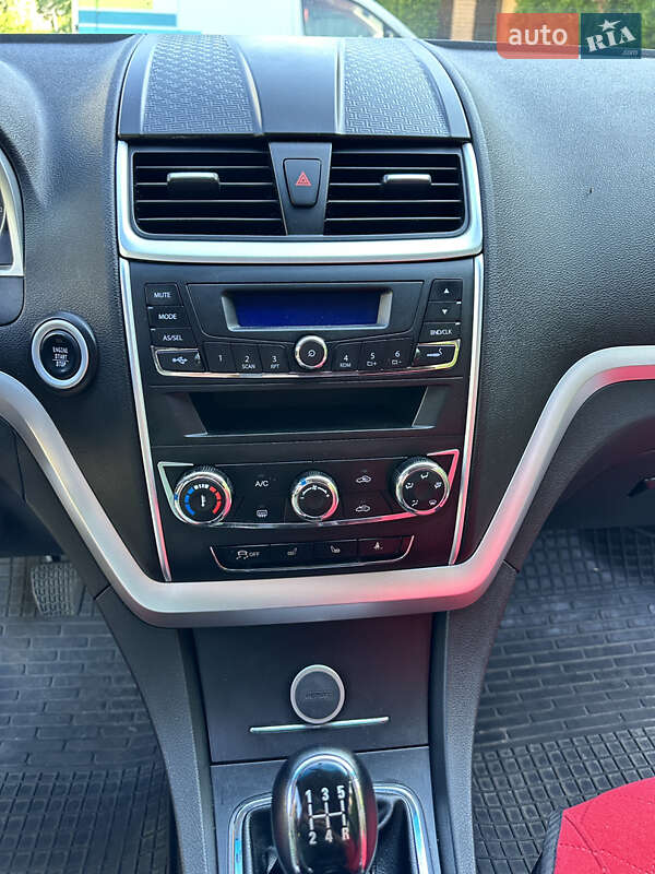 Седан Geely Emgrand 7 (EC7) 2016 в Киеве
