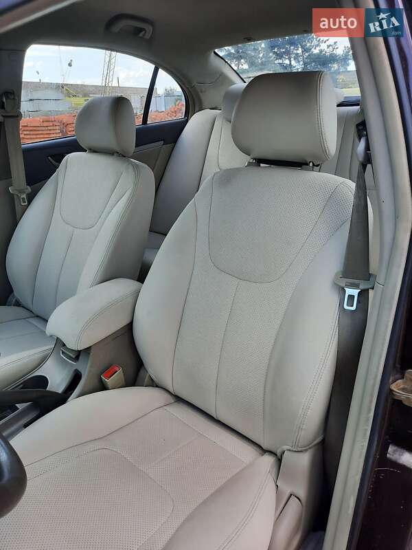 Седан Geely Emgrand 7 (EC7) 2011 в 
