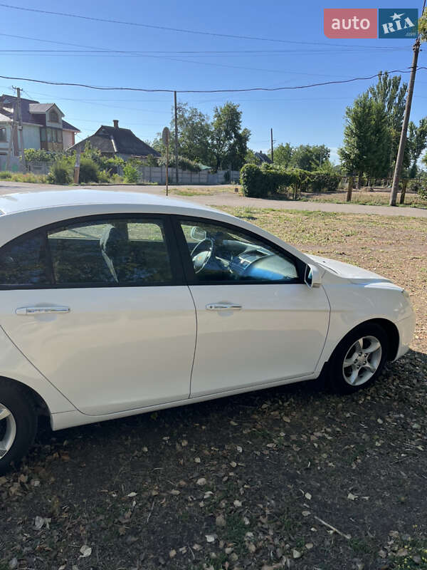 Седан Geely Emgrand 7 (EC7) 2011 в Кривом Роге