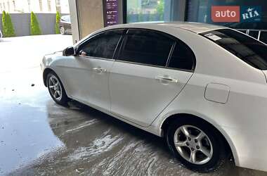 Седан Geely Emgrand 7 (EC7) 2012 в 