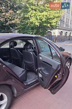 Седан Geely Emgrand 7 (EC7) 2013 в 